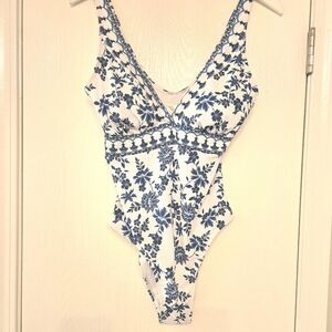 Cupshe Engineered Print V-Neck One Piece - NWT - Large